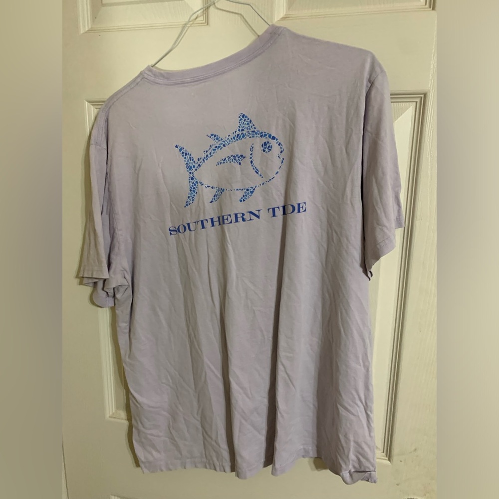 Southern Tide Lavender Short Sleeve Tee with Blue Fish Logo